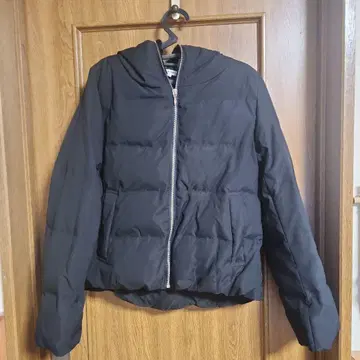 블랙 M 사이즈 다운 자켓