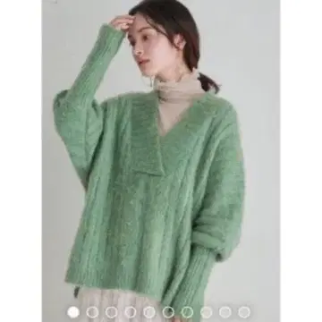 라벨에튀드 페더 얀 V 니트