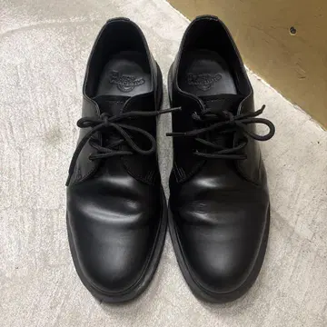 닥터마틴 모노 3홀 슈즈