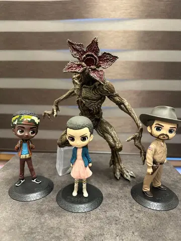 기묘한 이야기 피규어 세트