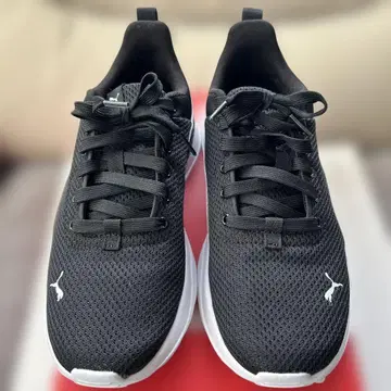 Puma 블랙/화이트 스니커즈