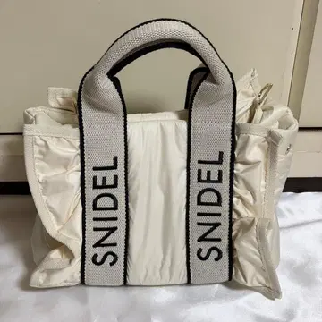 SNIDEL 퀼팅 토트백 화이트