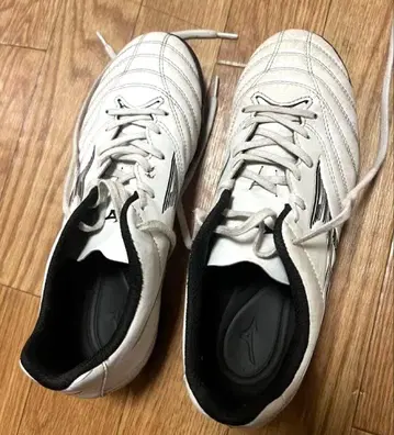 미즈노 축구화 화이트 트레이닝 슈즈 스파이크