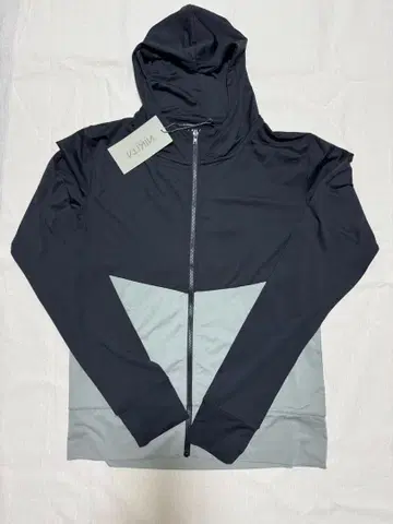 NIKITA 후드 맨투맨 미사용 새상품