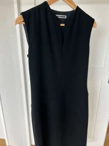 질 샌더 슬리브리스 블랙 원피스