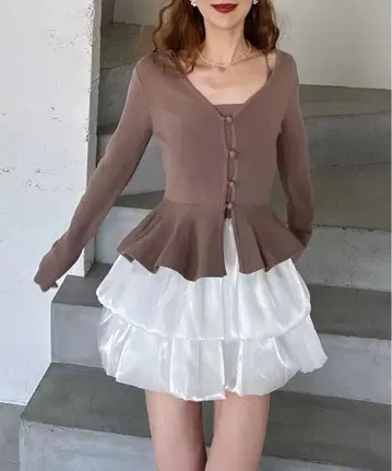 ROYAL PARTY 도킹 페플럼 니트 앙상블