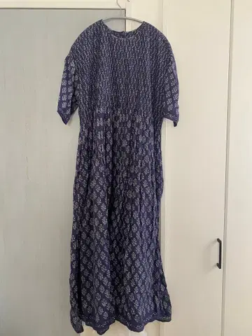 메종 드 소일 네이비 꽃무늬 반팔 원피스 사이즈 II