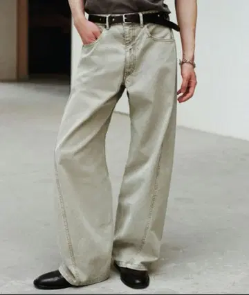 VINTAGE WASHED CURVED DENIM WYM