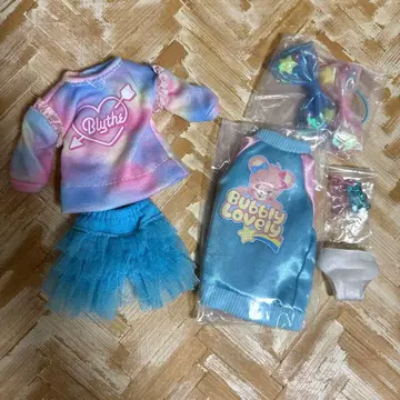 스위트 버블리 베어 아웃핏