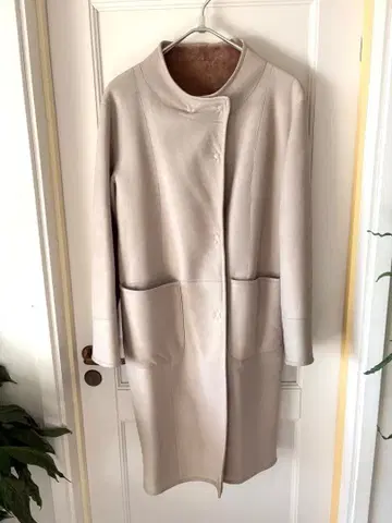 베이지 무스탕 롱 코트