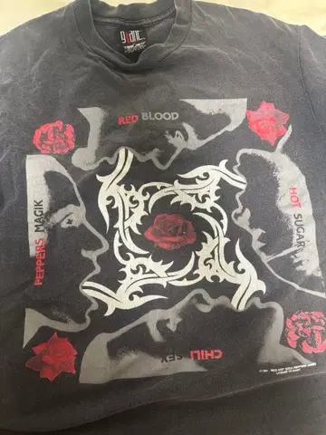 Red Hot Chili Peppers 셔츠