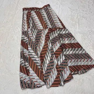 FRAY I.D 지오메트릭 패턴 플레어 스커트