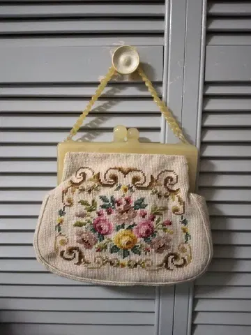 1점 니들포인트 자수 백 빈티지 골동품 앤티크 베이지