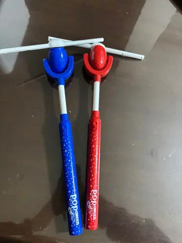 팝 서커스 굿즈 2개 세트 (빨간색, 파랑) 음악이 흐르는 빛나는 완구