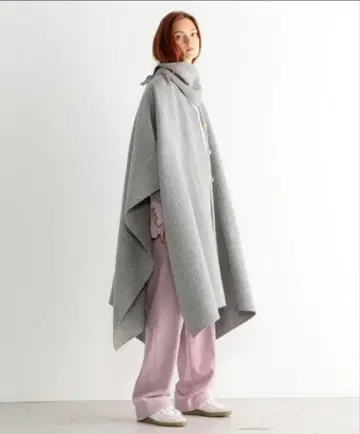 새상품급 BACCA TOMORROWLAND 케이프 망토 멜란지 그레이