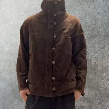 브라운 코듀로이 자켓 높은 옷깃 구조 빈티지풍 레트로풍 가을/겨울