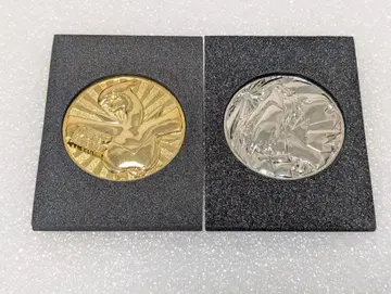 포켓몬 극장판 루기아 엔테이 메달 2개 세트