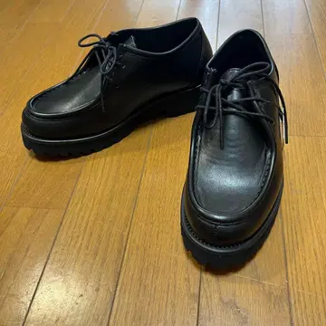 블랙 레이스업 슈즈 러버 솔
