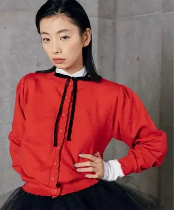 Bibiy 레드 니트 가디건 자수