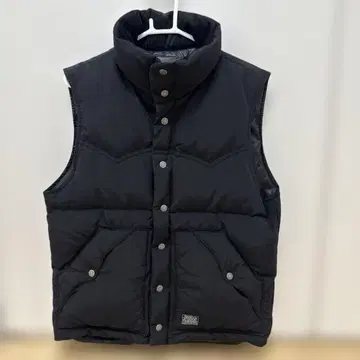 STOOGE 블랙 다운 베스트