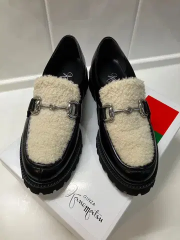 긴자 카네마츠 퍼 비트 통굽 로퍼 23.0