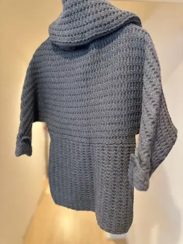 그레이 니트 V넥 후드 부착 긴팔