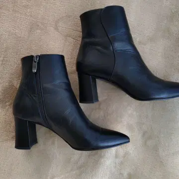 DIANA 숏부츠 23 블랙