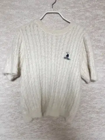 아이보리 케이블 짜임 반팔 니트