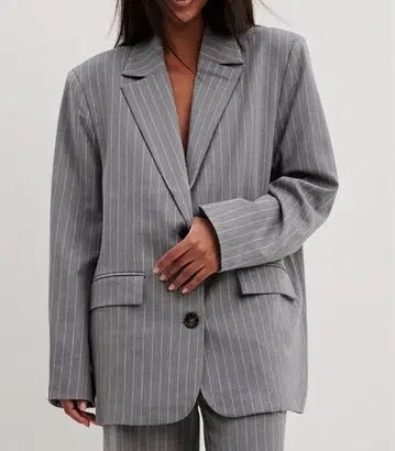 NA-KD 오버 사이즈 블레이저 그레이 스트라이프 새상품급 EU34