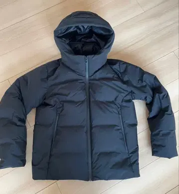 UNIQLO 심리스 다운 후드티 3D 컷 M