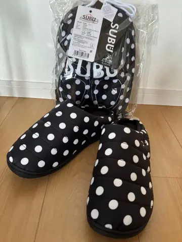 SUBU 도트 무늬 슬리퍼 블랙/화이트