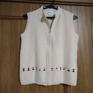 새상품급 Picone Club 크림색 니트 베스트 S