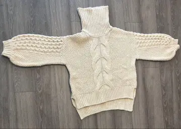 Chico 케이블 짜임 터틀넥 스웨터