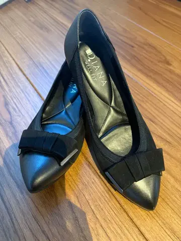 DIANA WELLFIT 블랙 플랫슈즈 리본 포함