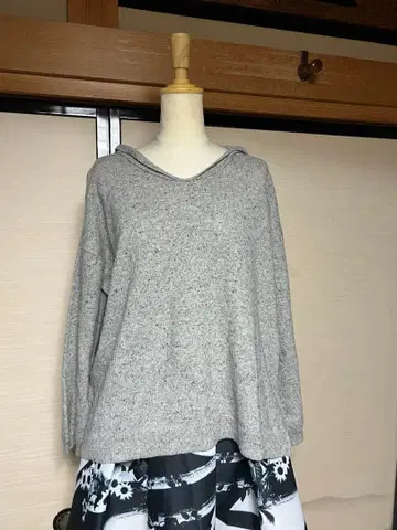 SM2 울 58% 귀여운 디자인 후드 부착 그레이 긴팔 니트 프리