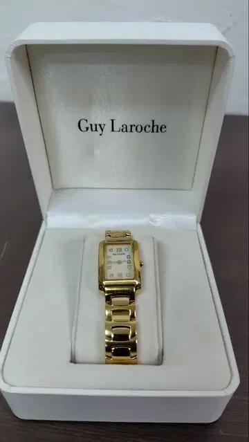 기 라로슈 (Guy Laroche) 손목시계