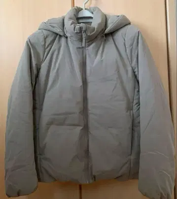 유니클로 심리스 다운 자켓 M