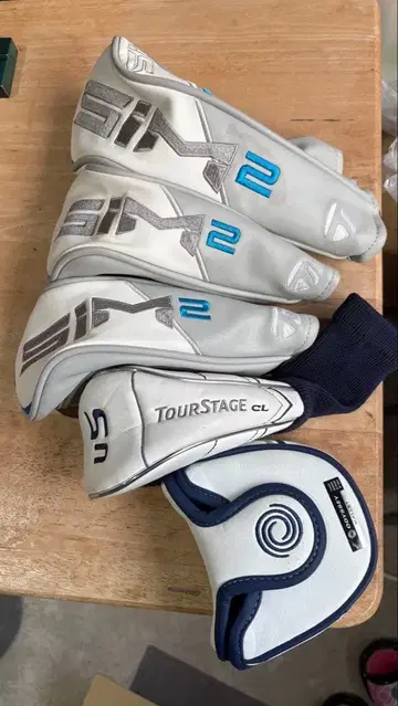 TOURSTAGE ODYSSEY 말렛 SIM 골프헤드커버 4세트