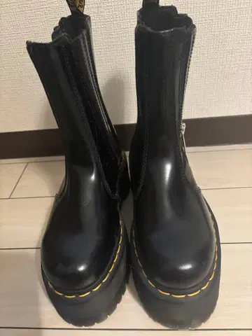 통굽 사이드 고어 부츠 블랙 닥터마틴