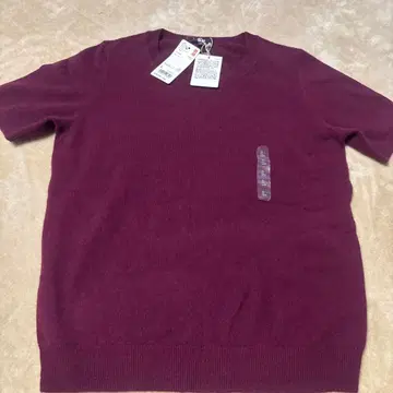 새상품 UNIQLO 캐시미어 100% 반팔 니트 L 사이즈 버건디
