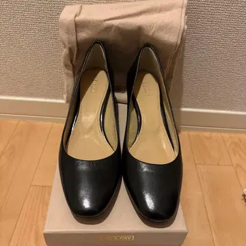 새상품급 PIC & PAY 블랙 펌프스 24cm