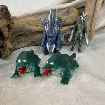 B11530 괴수 소프트 비닐 4체 가마쿠지라 발탄 성인 등