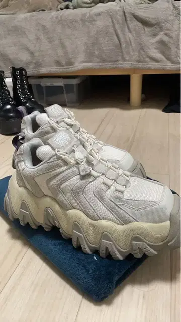 eytys halo EU40 (25.5cm 전후)