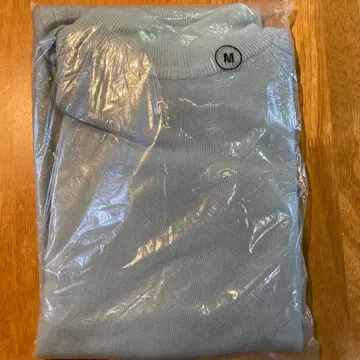 스카이블루 M 사이즈 스웨터