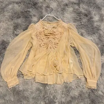 SNIDEL 사이즈 F 크림색 쉬폰 블라우스 레이스 장식 포함