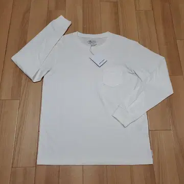 미사용 새상품 BANKS(뱅크스) 무지 긴팔 T셔츠