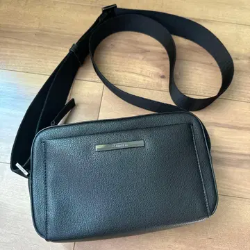 캘빈클라인 숄더백 블랙