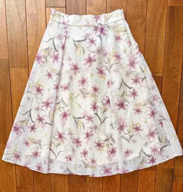 새상품급 에니시스 꽃무늬 롱 스커트 니트나 스웨터에도 핑크