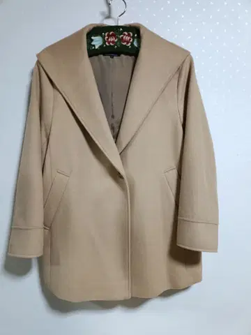 23구 울 캐시미어 비버 후드 포함 숏코트 44 사이즈