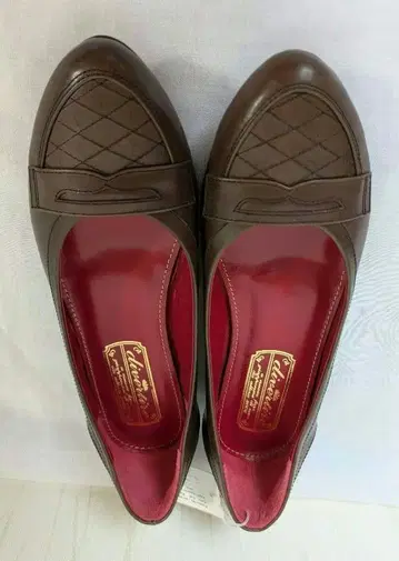 브라운 가죽 로우힐 펌프스